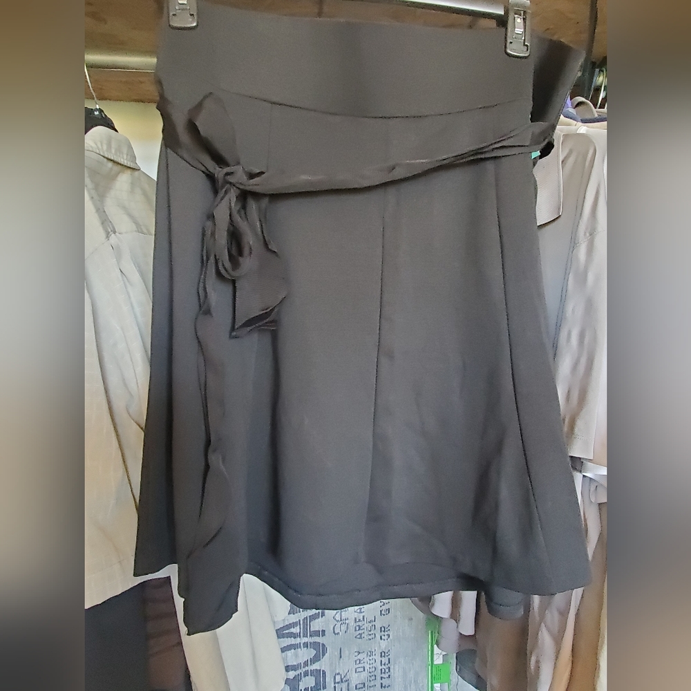 Maurices flowy black Aline skirt